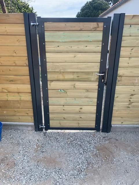 Travaux de pose de portail Challans
